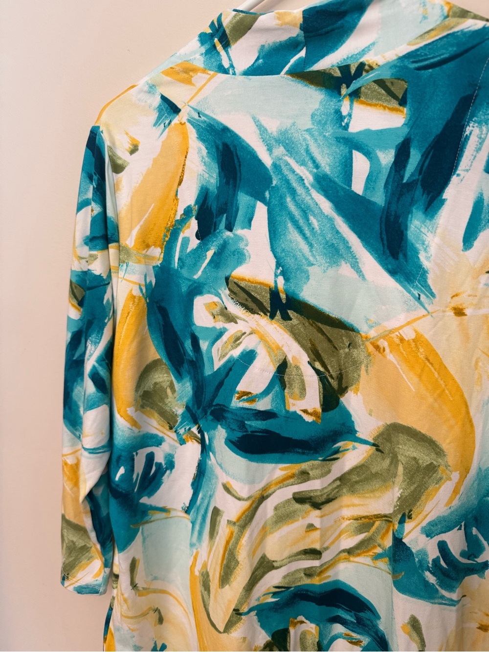 Chico’s Watercolor Abstract Top 3/4 Sleeve Women’s Size 2 US Large Blue Yellow - Picture 5 of 6